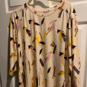LOGO by Lori Goldstein Rayon 230 Feather Print Top Size M - with Pocket